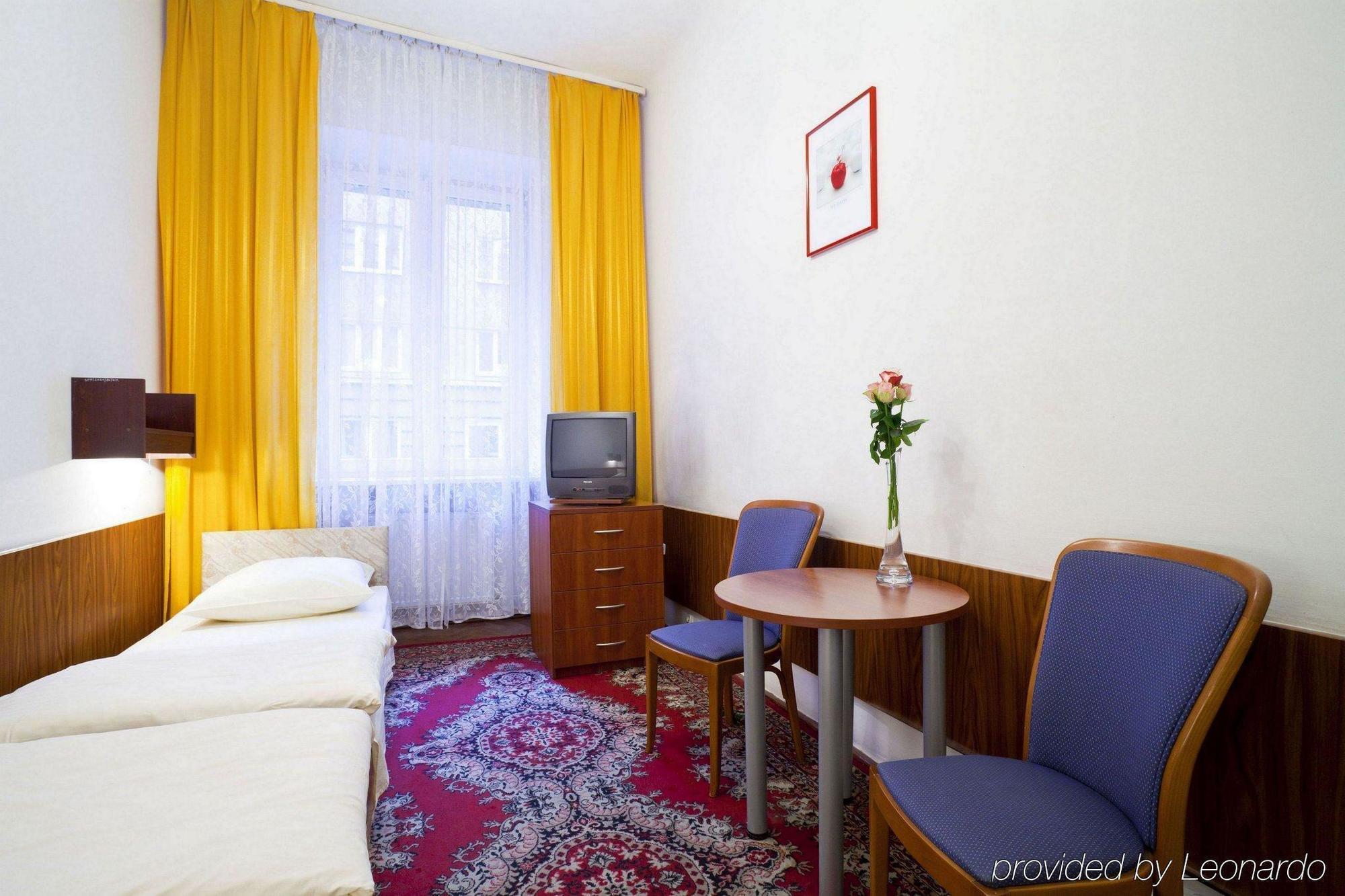 Hotel Mazowiecki Warsaw Room photo